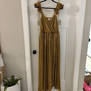 Saylor Large Imara Maxi Dress Gold Pleated Flutter Sleeve V Neck Holiday Gown